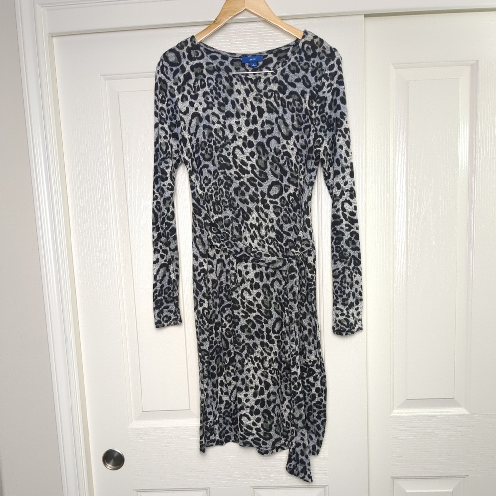 APT 9 Light Sweater Gray Black Cheetah Print Knee Length Long Sleeve Dress Small
